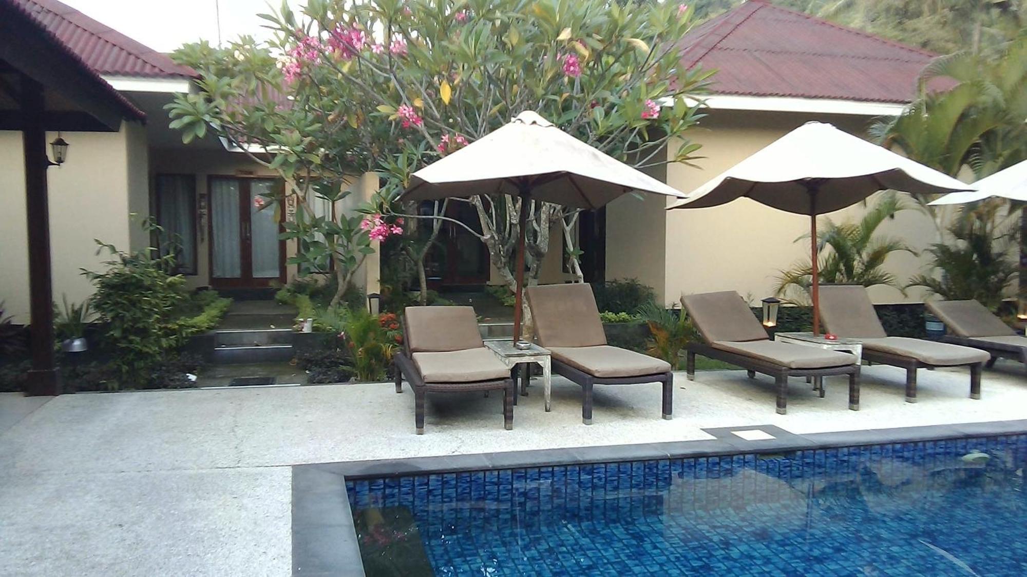 Villa Tom And Jerry Senggigi Exterior photo